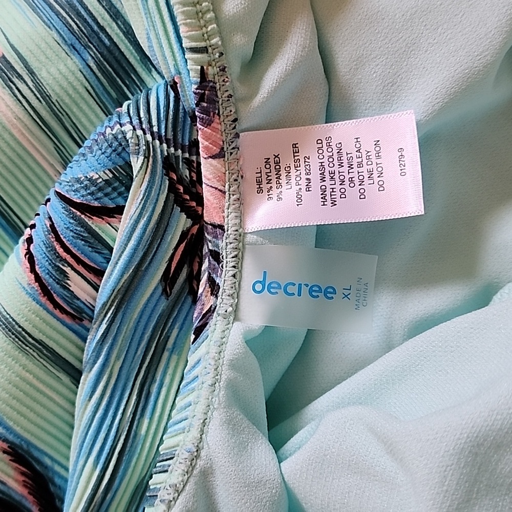 Onepiece Tropical Swimsuit 🩱 - Picture 13 of 17